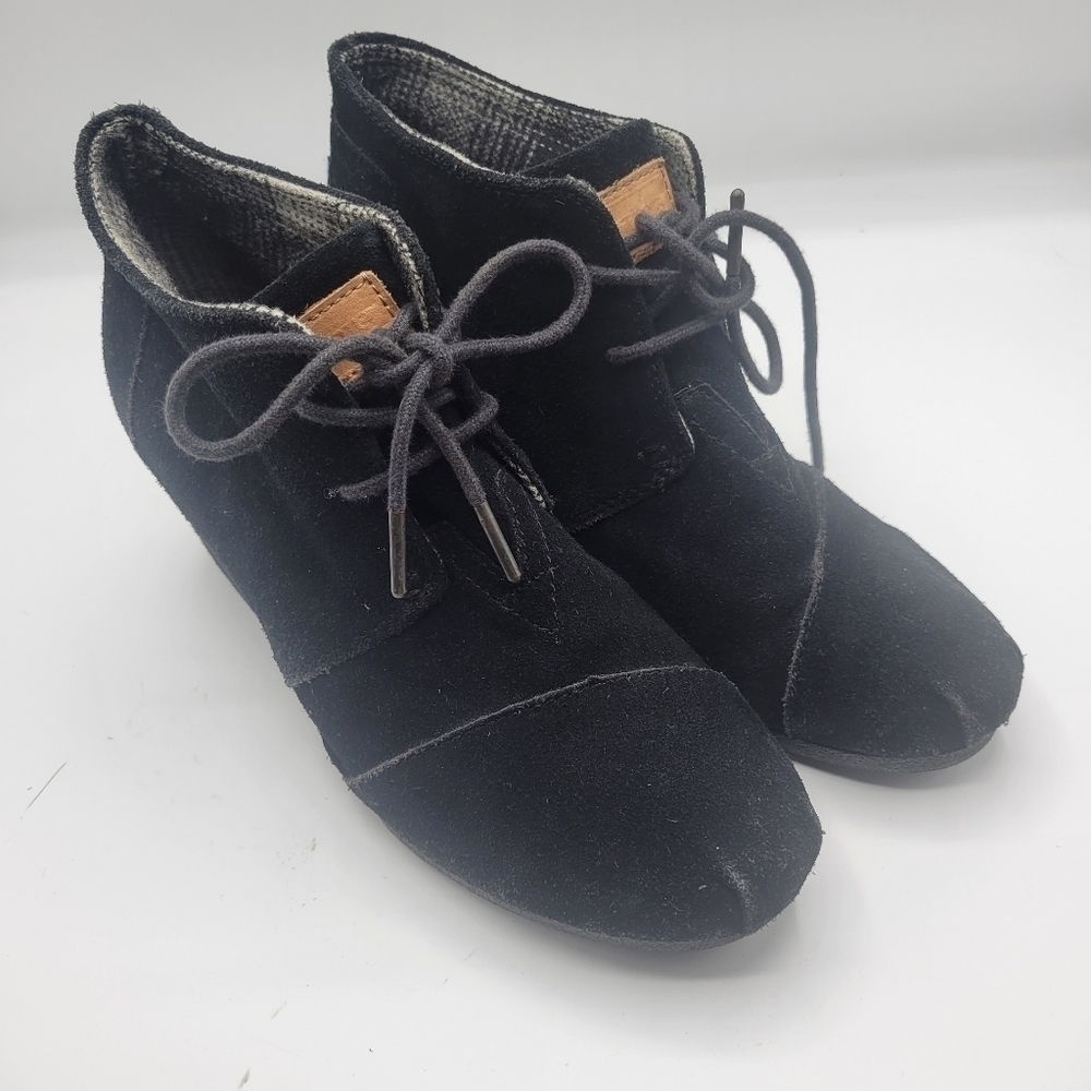 Tom's heeled ankle booties lace up size 9